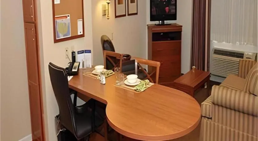 Candlewood Suites Springfield By IHG