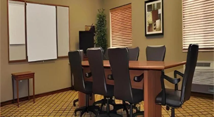 Candlewood Suites Springfield By IHG