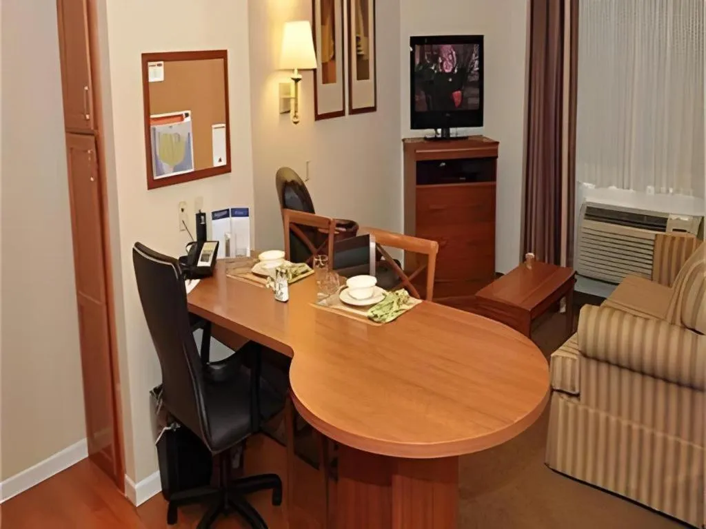 Candlewood Suites Springfield By IHG