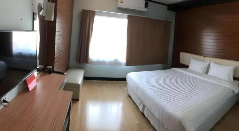 Bed in Cactus Resort & Hotel