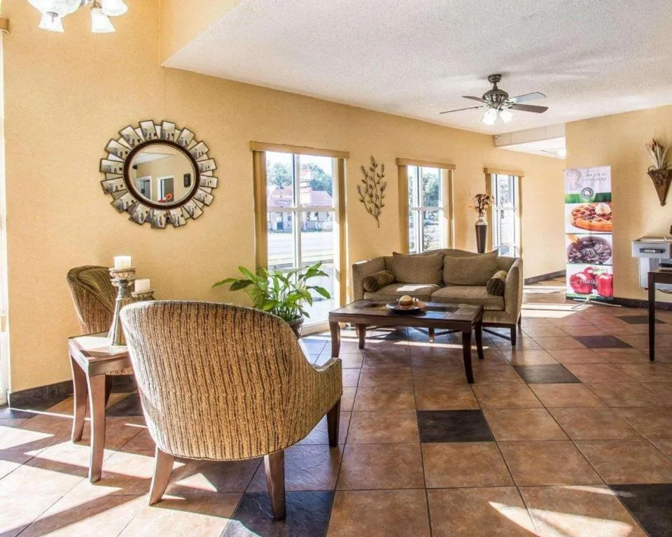 Quality Inn & Suites near Panama City Beach