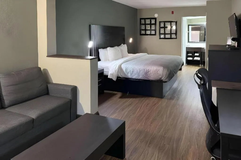 Bed in Quality Inn & Suites near Panama City Beach