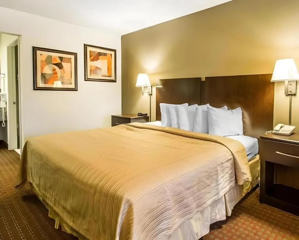 Bed in Quality Inn & Suites near Panama City Beach