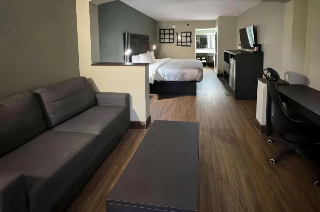 Bed in Quality Inn & Suites near Panama City Beach