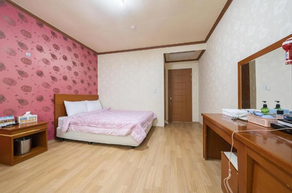 Bed in Gangneung Gyeongpodae Gangneung Motel