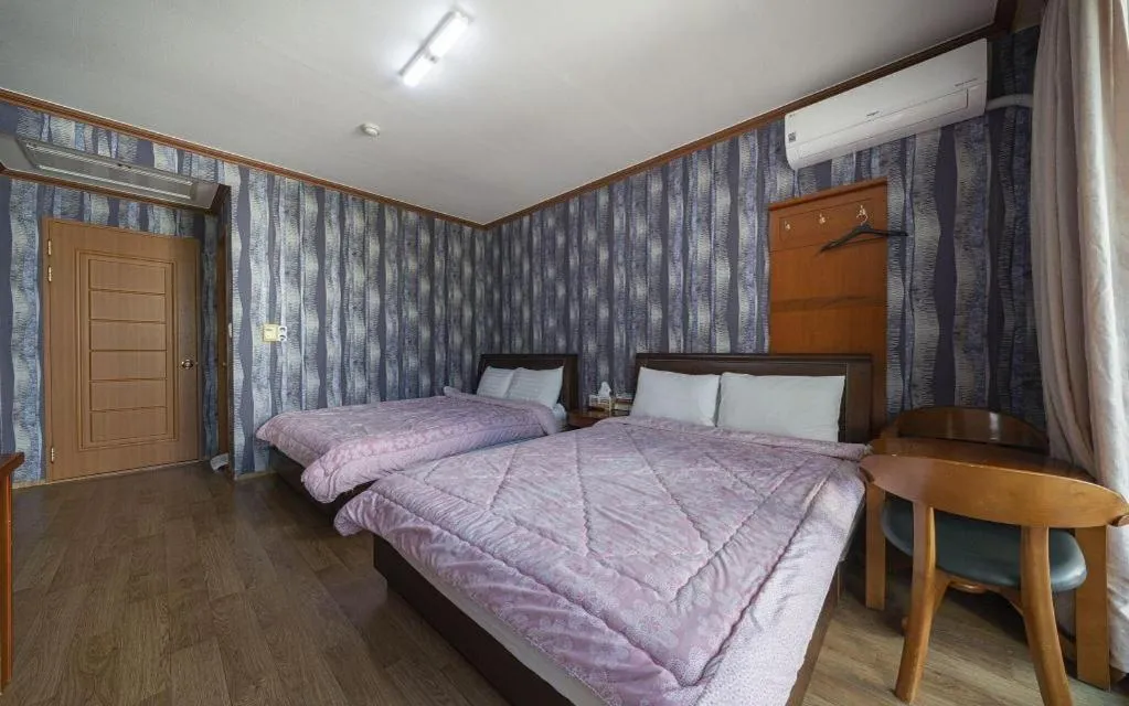 Bed in Gangneung Gyeongpodae Gangneung Motel