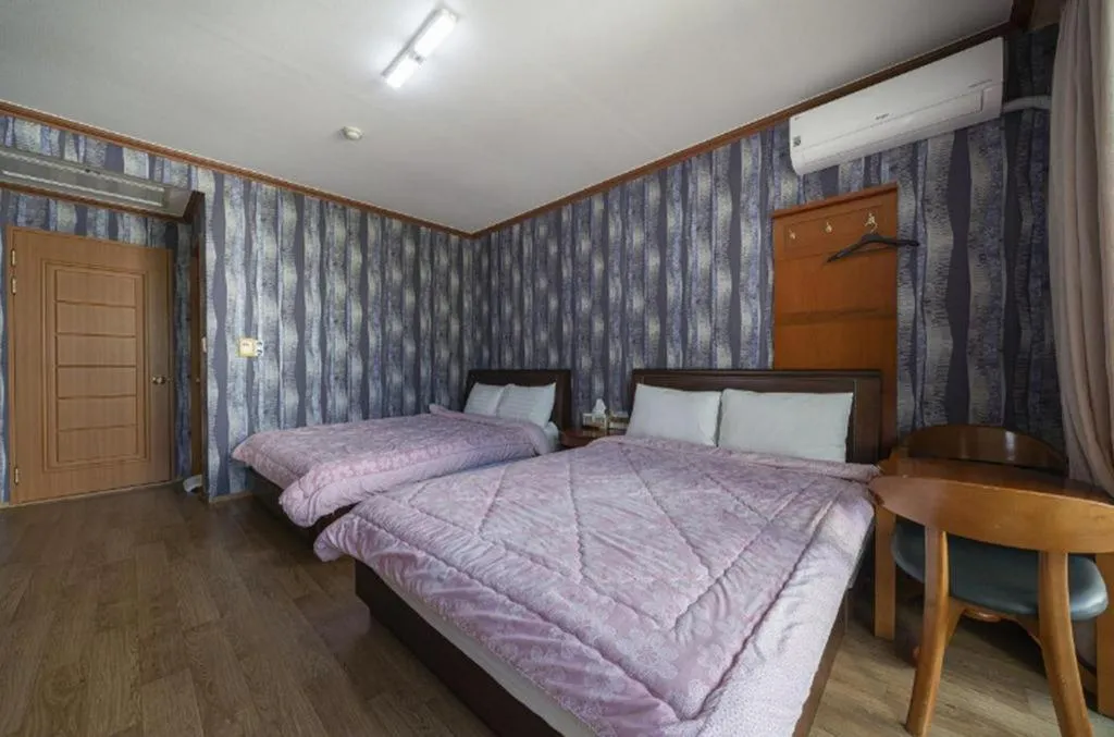 Bed in Gangneung Gyeongpodae Gangneung Motel