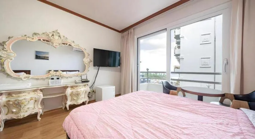 Bed in Gangneung Gyeongpodae Gangneung Motel