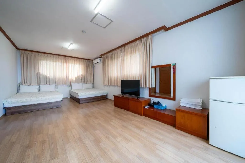 Bed in Gangneung Gyeongpodae Gangneung Motel