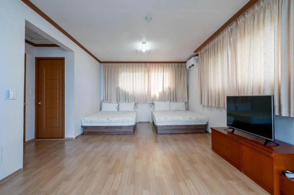 Bed in Gangneung Gyeongpodae Gangneung Motel