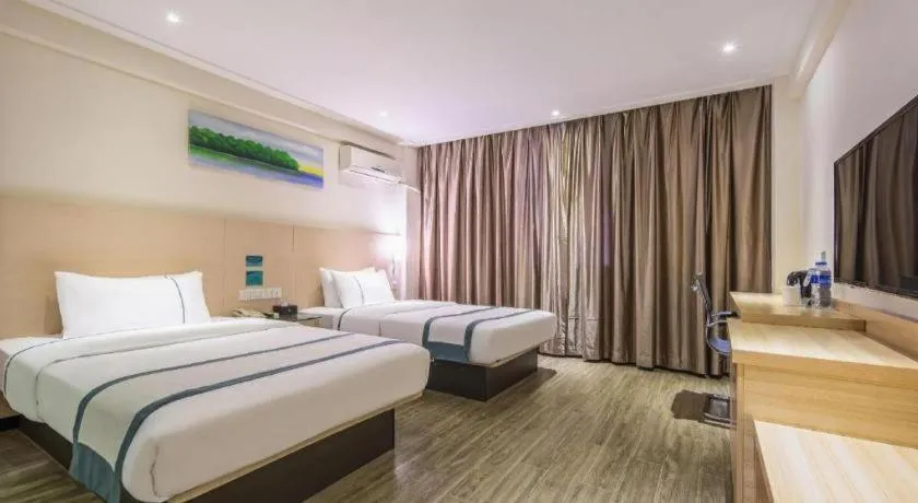 Bed in City Comfort Inn Beihai RT-Mart High Speed Railway Station