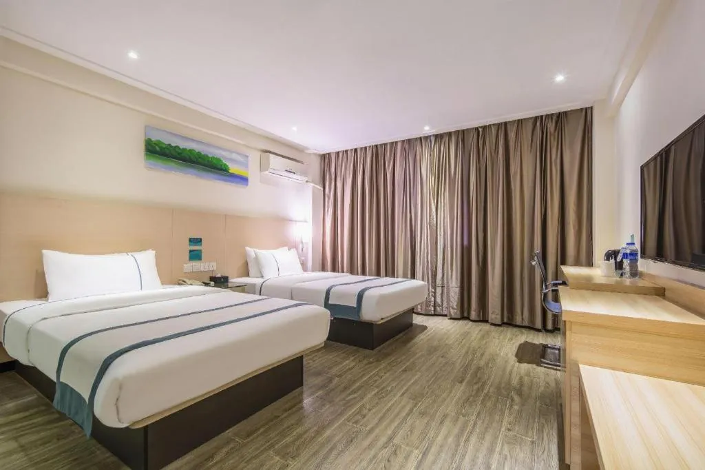 Bed in City Comfort Inn Beihai RT-Mart High Speed Railway Station