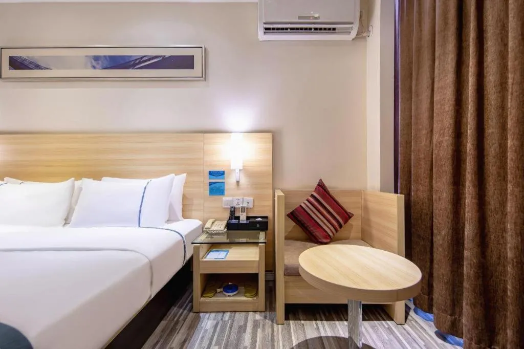 Bed in City Comfort Inn Beihai RT-Mart High Speed Railway Station