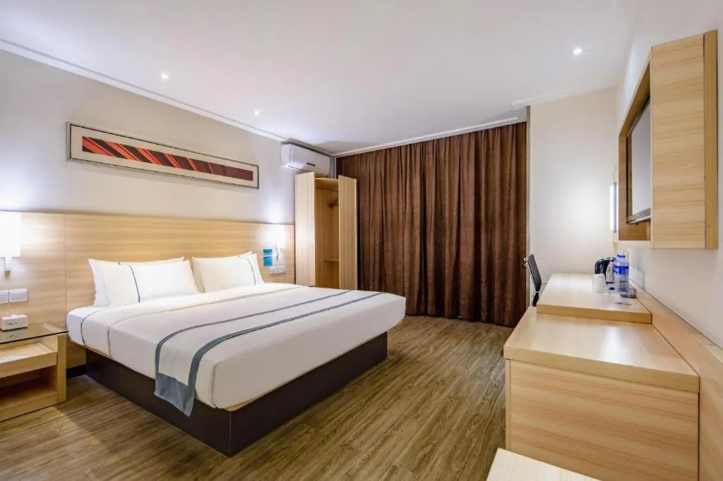 Bed in City Comfort Inn Beihai RT-Mart High Speed Railway Station