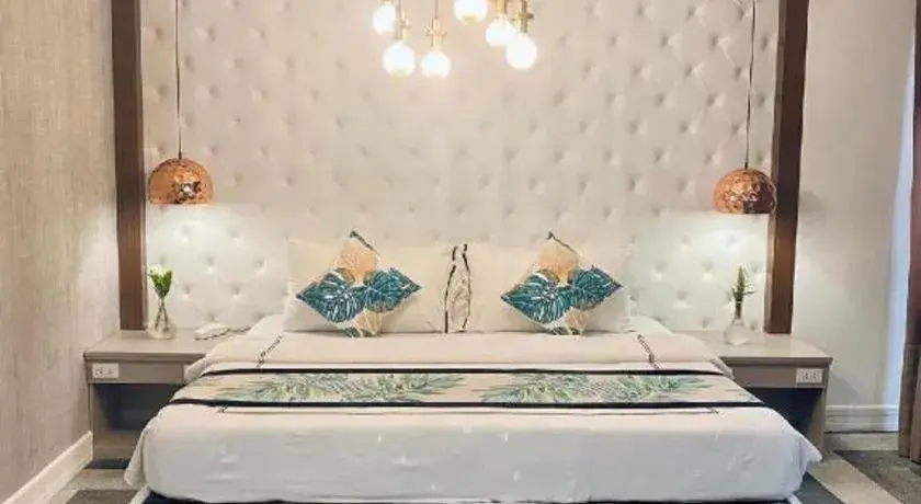 Bed in The Hotel Sophia Bed in The Hotel Sophia