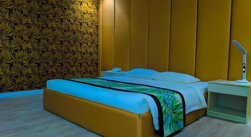 Bed in The Hotel Sophia Bed in The Hotel Sophia