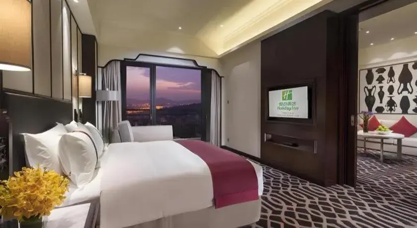 Bed in Holiday Inn Guangzhou Airport Zone By IHG Bed in Holiday Inn Guangzhou Airport Zone By IHG