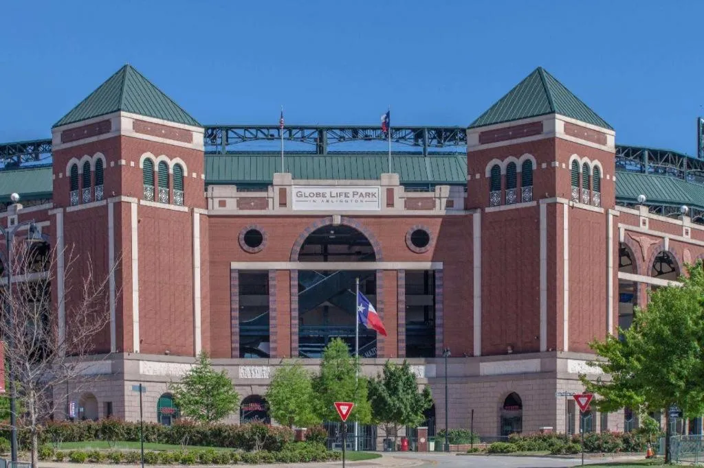 Knights Inn - Forest Hill, TX