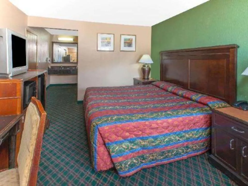 Bed in Knights Inn - Forest Hill, TX