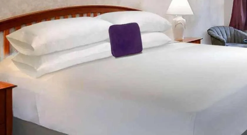 Bed in Knights Inn - Forest Hill, TX