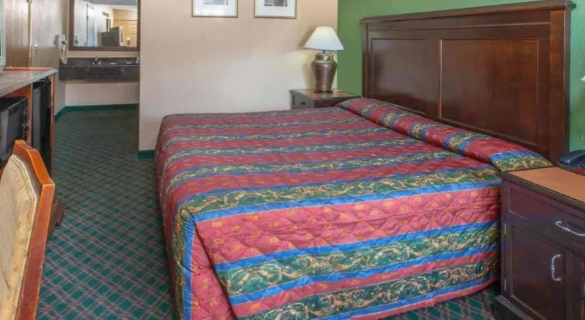 Bed in Knights Inn - Forest Hill, TX