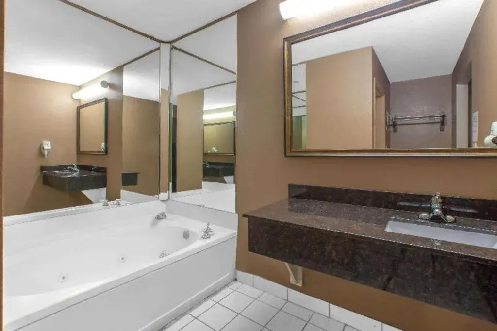 Knights Inn - Forest Hill, TX Knights Inn - Forest Hill, TX