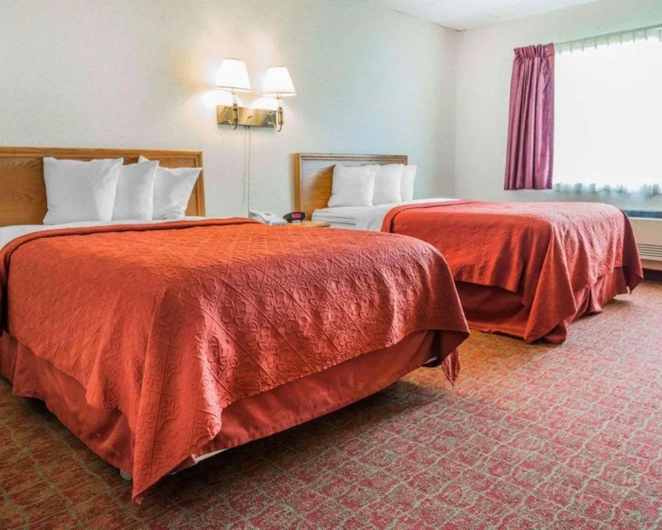 Bed in Quality Inn Royle