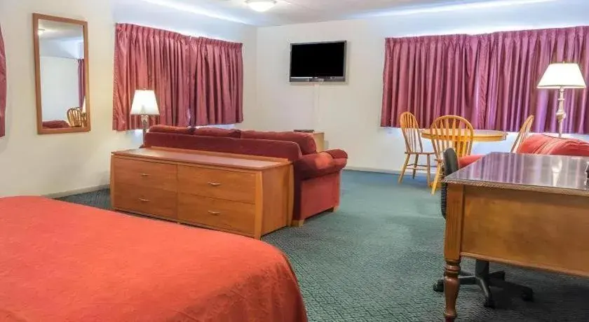 Bed in Quality Inn Royle Bed in Quality Inn Royle