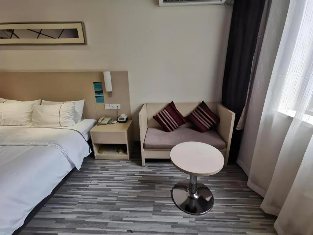 Bed in City Comfort Inn Wuhan Dongting Road