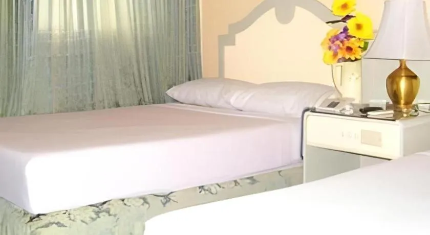 Bed in Cebu Northwinds Hotel