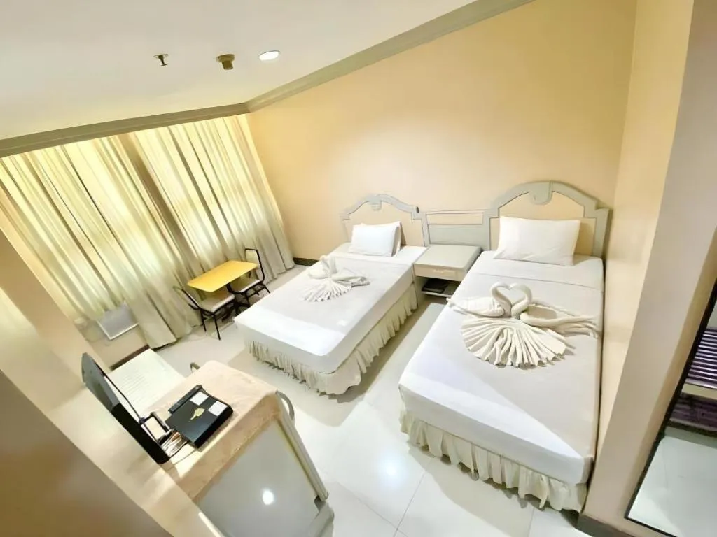 Bed in Cebu Northwinds Hotel
