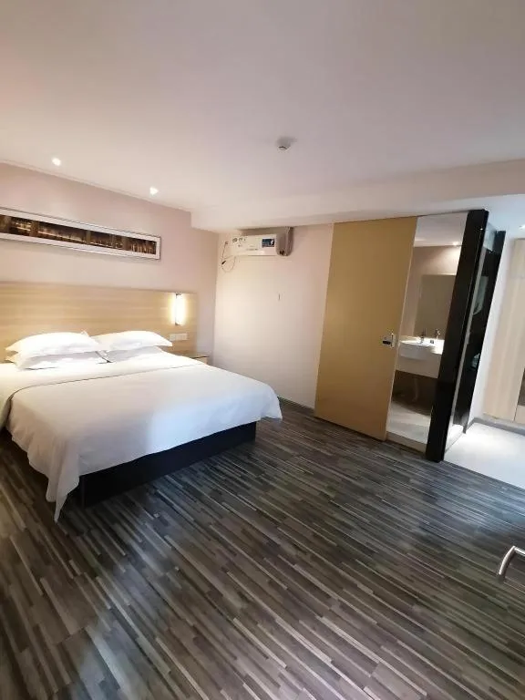 Bed in City Comfort Inn Foshan Shunde Leliu