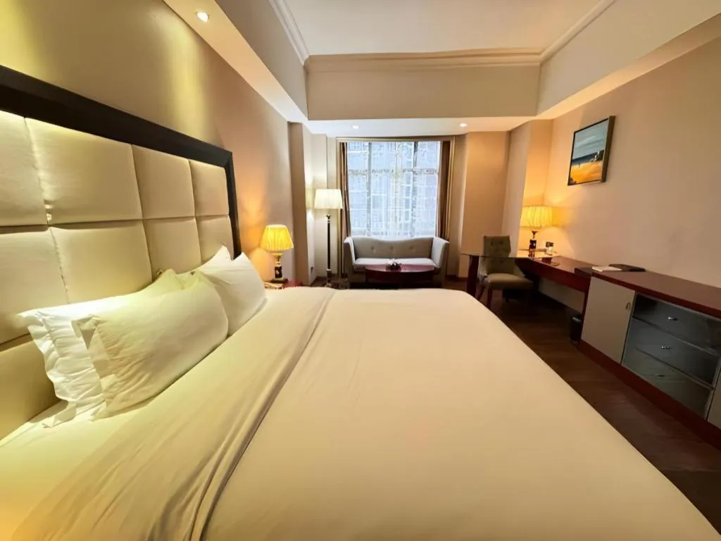 Bed in Shenzhen Bao Yue Hotel