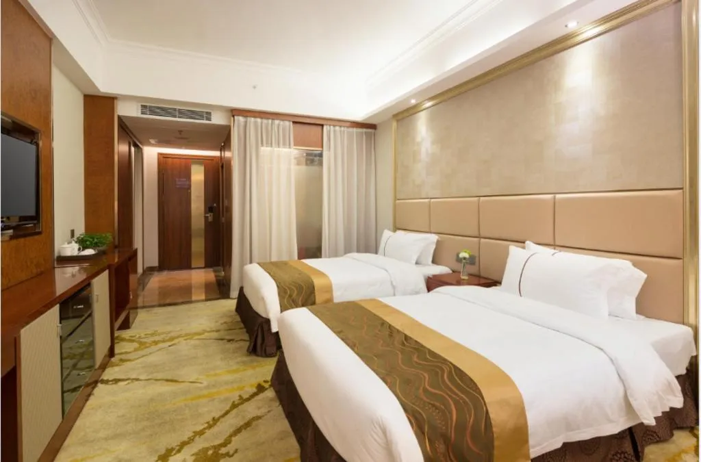 Bed in Shenzhen Bao Yue Hotel