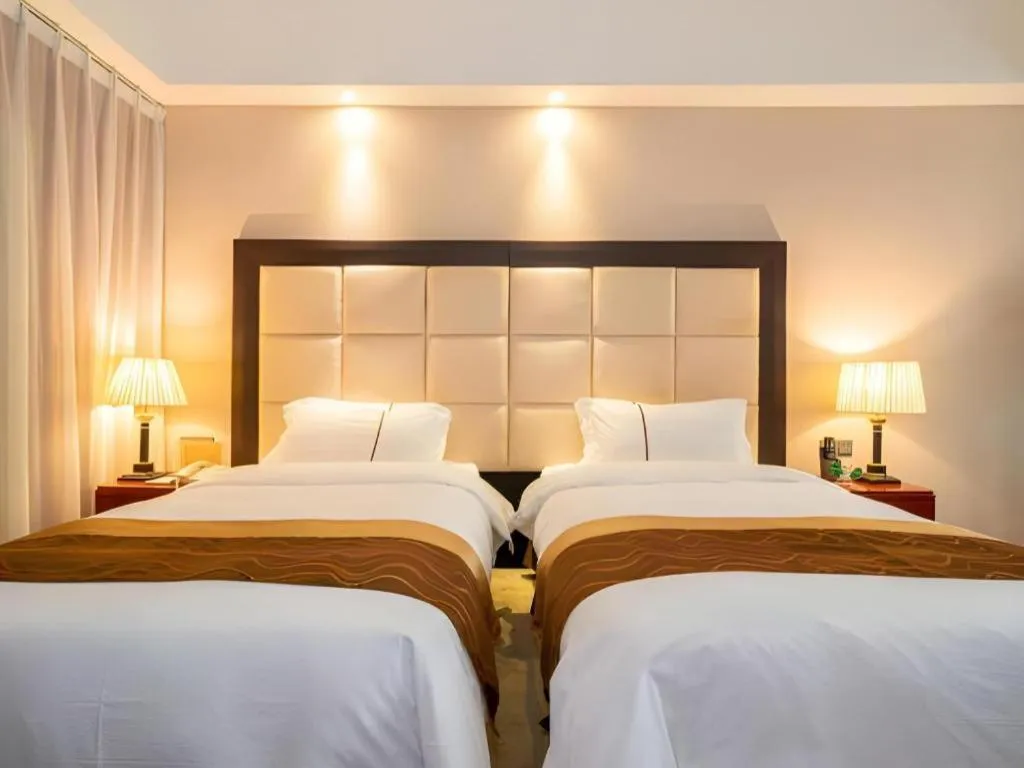 Bed in Shenzhen Bao Yue Hotel