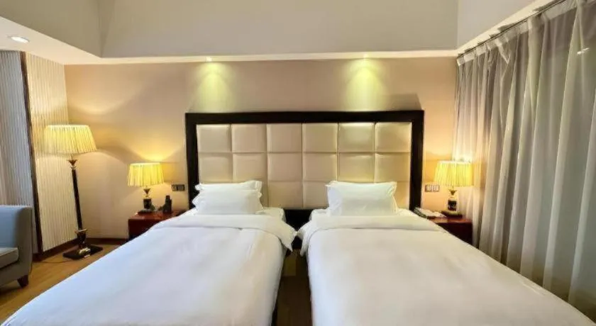 Bed in Shenzhen Bao Yue Hotel