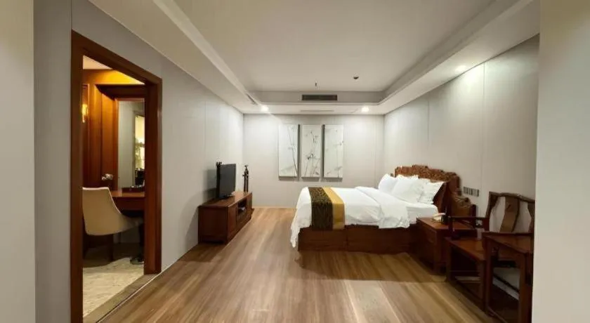 Bed in Shenzhen Bao Yue Hotel