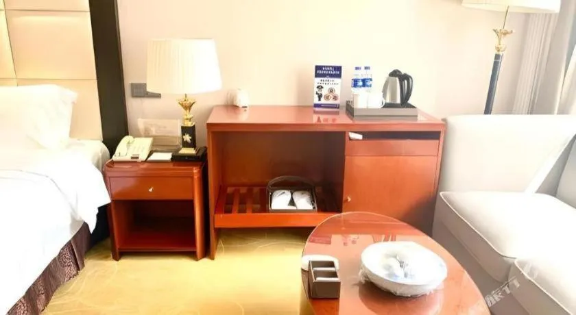 Bed in Shenzhen Bao Yue Hotel