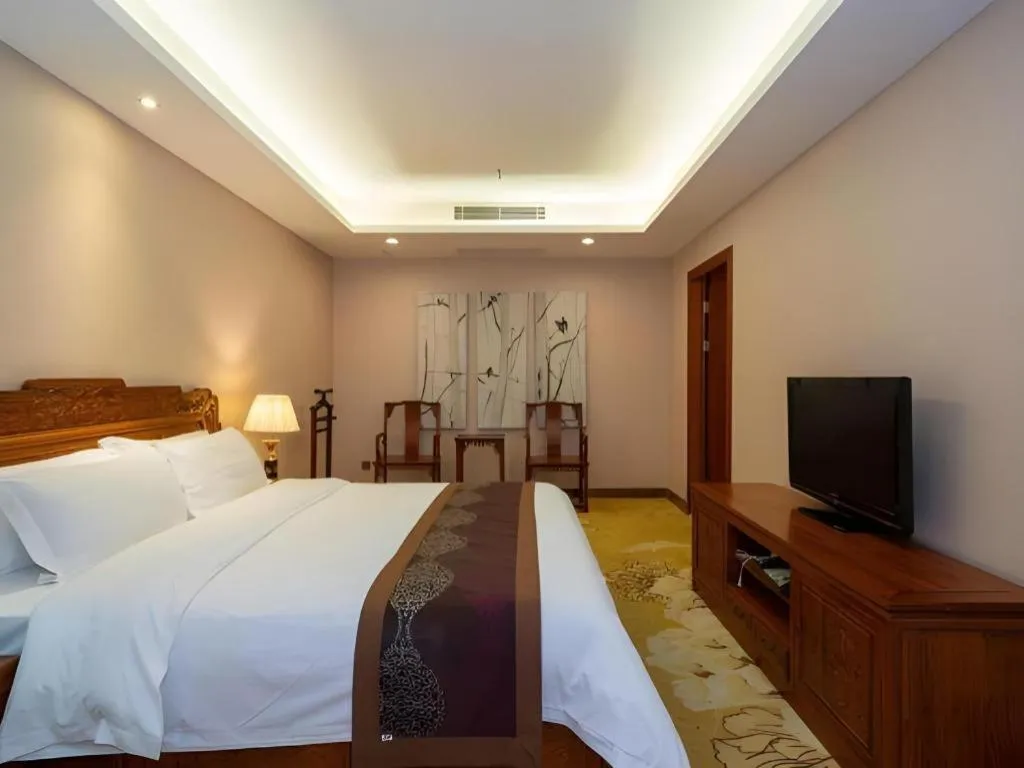 Bed in Shenzhen Bao Yue Hotel