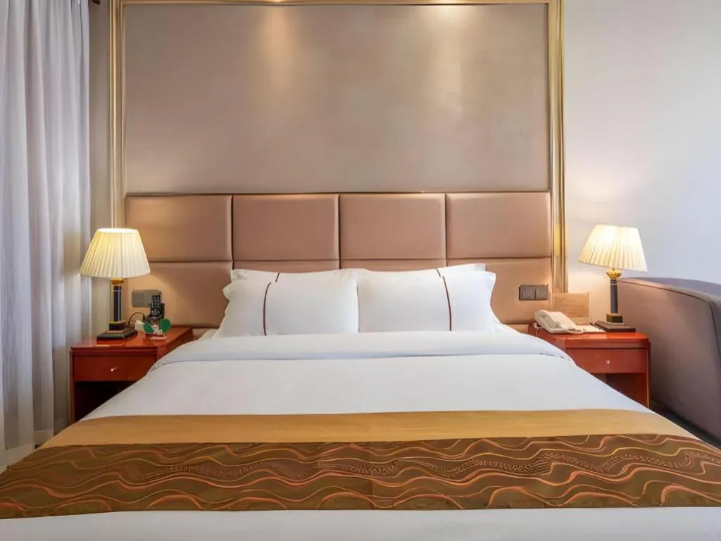 Bed in Shenzhen Bao Yue Hotel