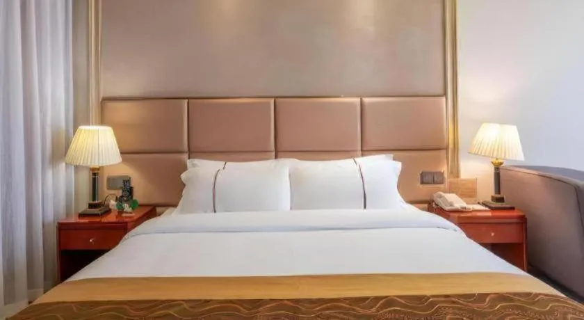 Bed in Shenzhen Bao Yue Hotel