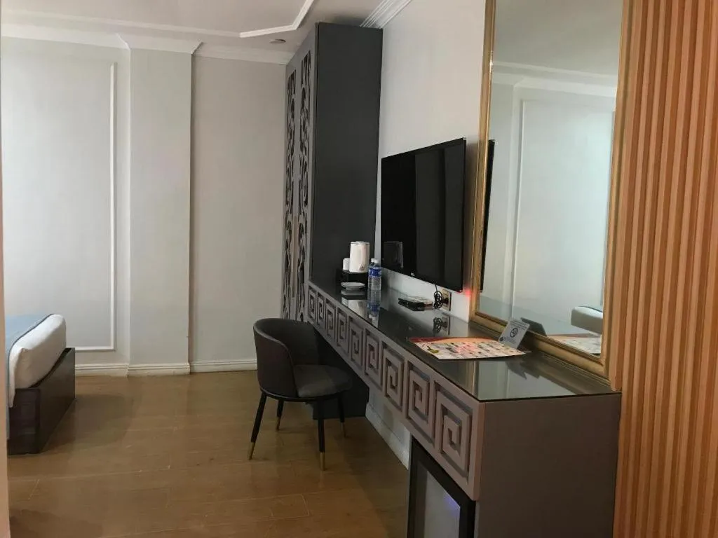 Queen Margarette Hotel