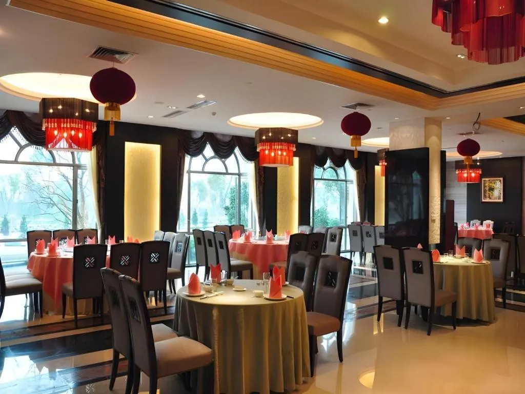 Country Garden Phoenix Hotel Yunfu