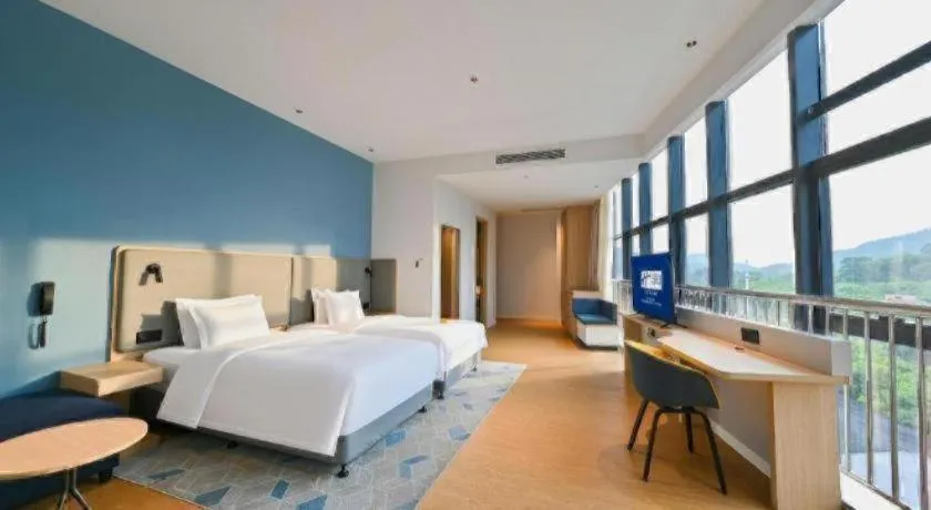 Bed in Holiday Inn Express Shenzhen North Station By IHG