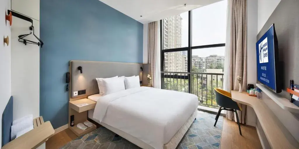 Bed in Holiday Inn Express Shenzhen North Station By IHG Bed in Holiday Inn Express Shenzhen North Station By IHG