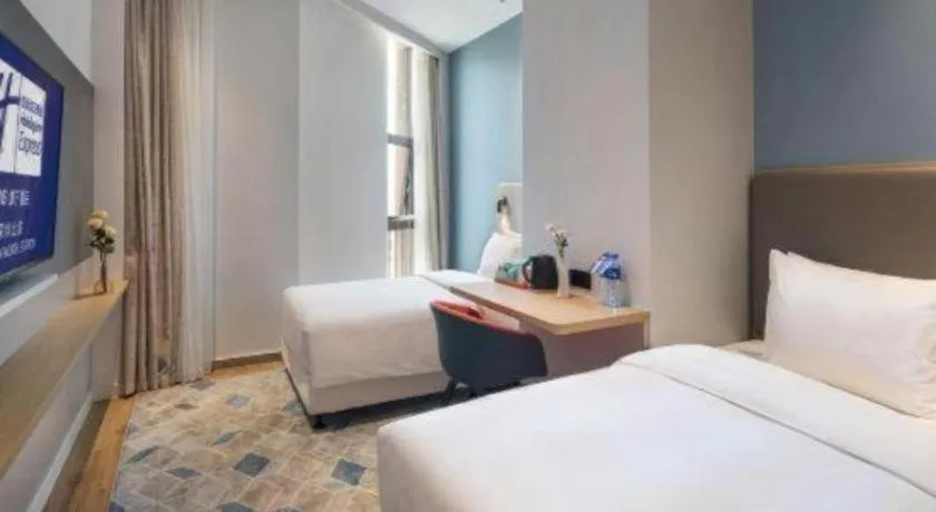 Bed in Holiday Inn Express Shenzhen North Station By IHG