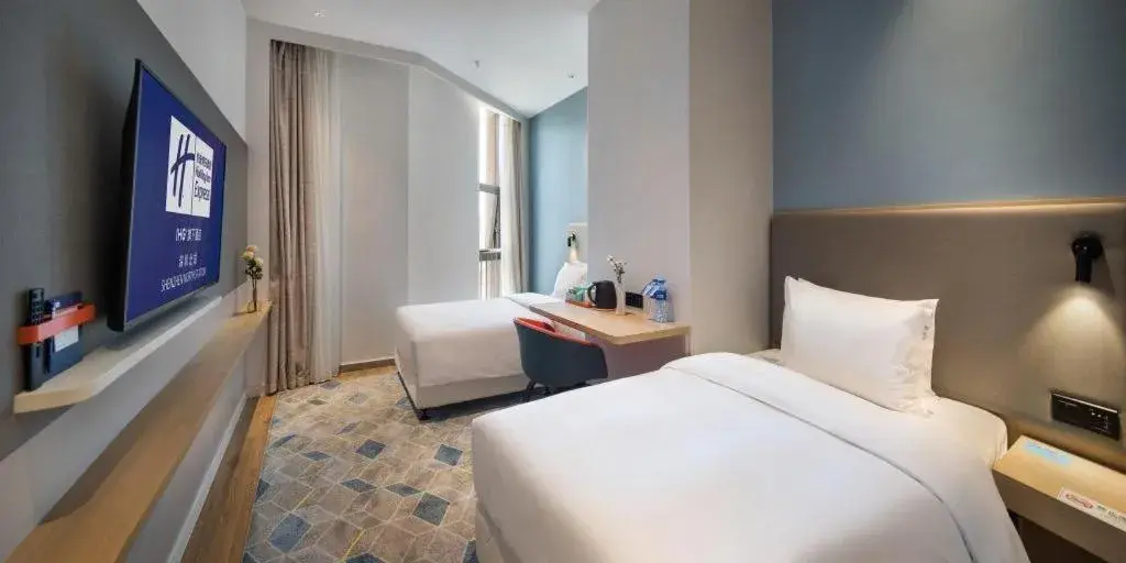Bed in Holiday Inn Express Shenzhen North Station By IHG Bed in Holiday Inn Express Shenzhen North Station By IHG
