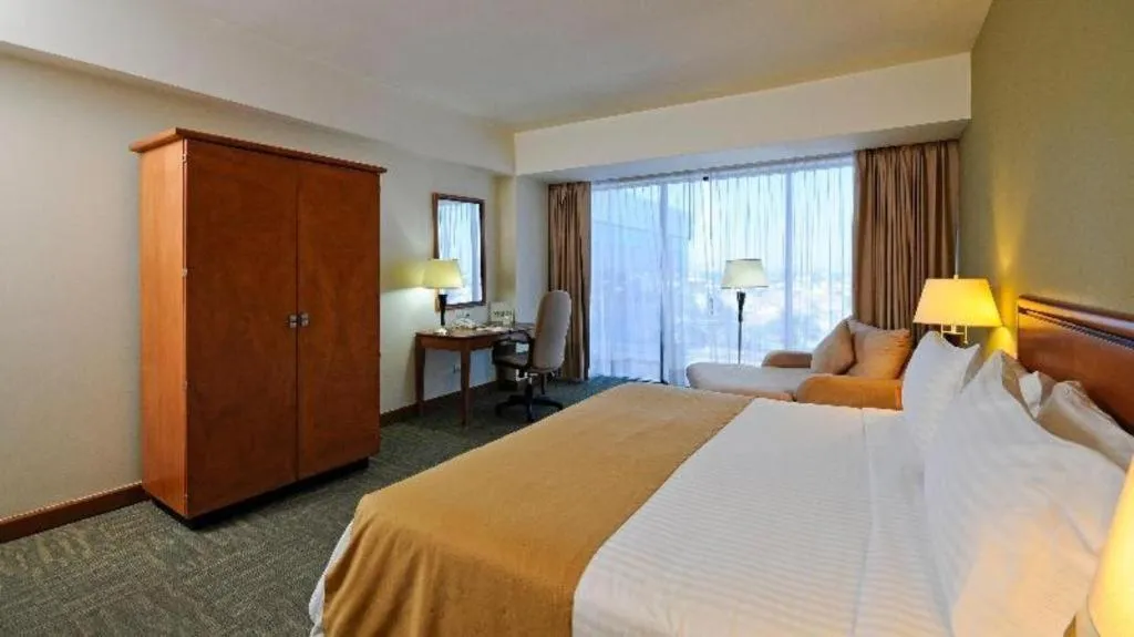 Bed in Holiday Inn Irapuato By IHG