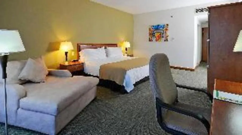 Bed in Holiday Inn Irapuato By IHG