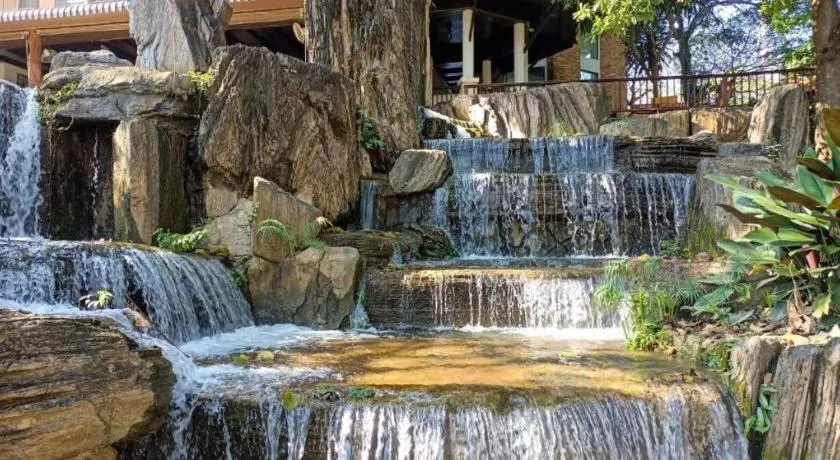 khaoyai lumtakong hotel